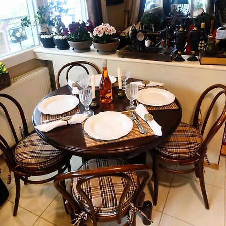 Classic Apartment With Beautiful View Кастория Экстерьер фото