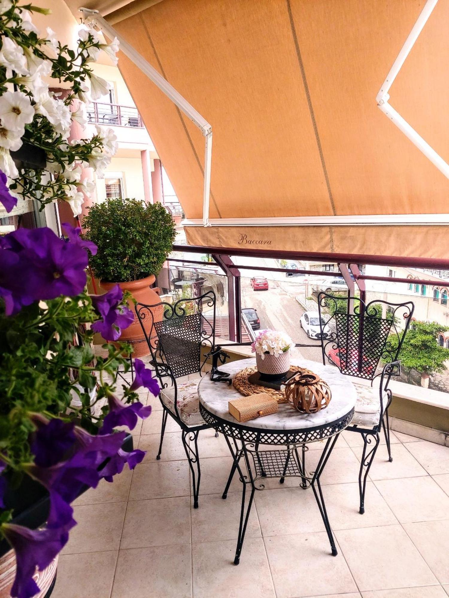 Classic Apartment With Beautiful View Кастория Экстерьер фото
