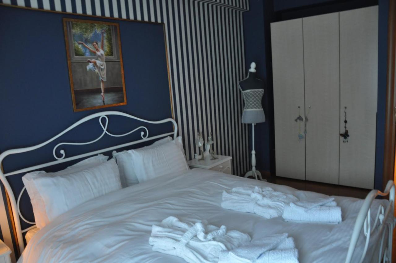 Classic Apartment With Beautiful View Кастория Экстерьер фото
